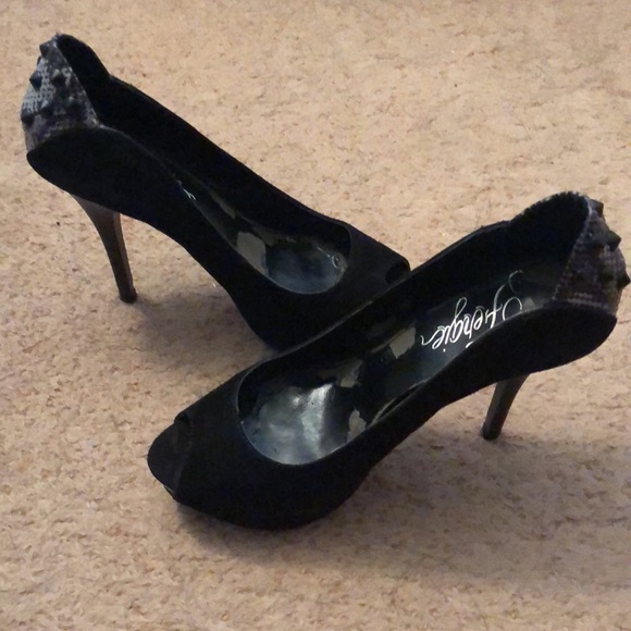 Fergie Entourage Black Suede Peep Toe Heels Size 7.5 - Picture 4 of 5